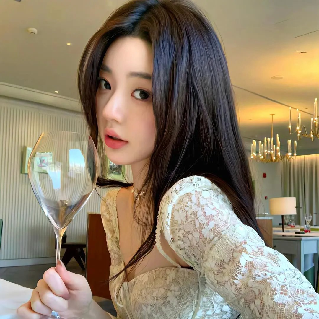追梦的黎族女娃娃
